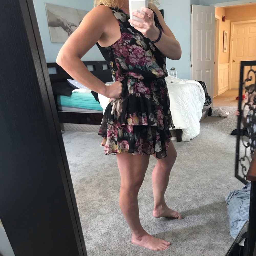 ASTR Floral Dress - Picture 2 of 5